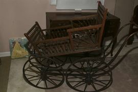 VICTORIAN BABY CARRIAGE - IN GREAT CONDITION