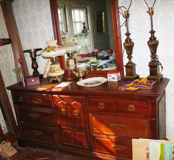 matching dresser, vintage lamps and more