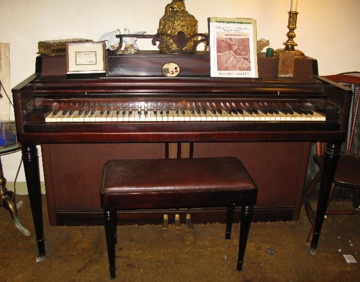 Wurlitzer leatherette side vintage piano  