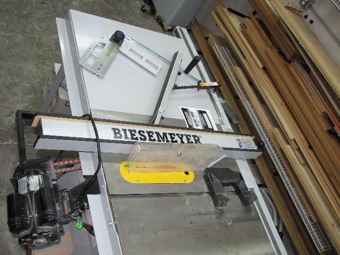 Delta table saw with Biesemeyer fence