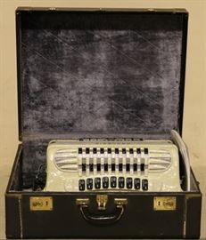#6863 Organ with case