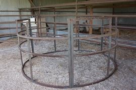 round bale feeder