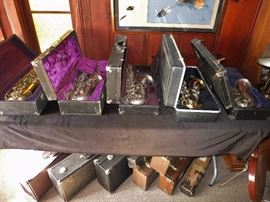 LOTS of Saxaphones!