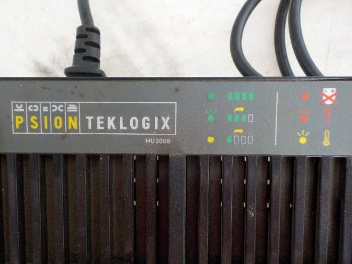 PSION TEKLOGIX Charging station with 6 batteries and cord