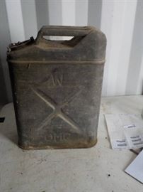military 5 gal metal gass can 1941 
