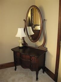 Vintage Dresser with Mirror (Perfect Condition)...