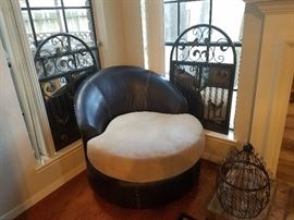 leather chair, mirror decor