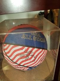 Harlem Globetrotters signed basketball, Reggie "Airman" Dixon