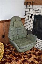 Home crest Mid century modern chair
