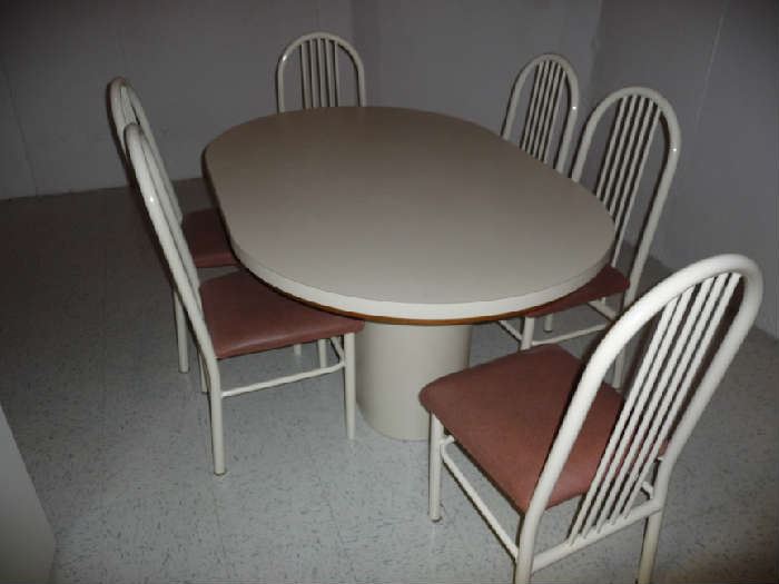 KITCHEN TABLE WITH 6 CHAIRS