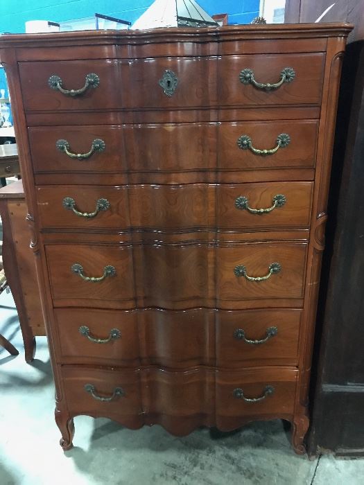 Six drawer scalloped edge chest of drawers