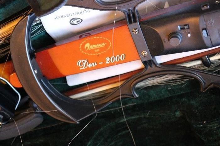 Araxa Dev-2000 electric violin