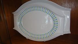 Paul McCobb Dishes, Contempri Pattern. Many Serving Pieces including platters, serving bowls, coffee pot Creamer &  Sugar. 12 Place Settings  + serving pieces