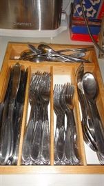 Splendid 18/8 Danish flatware set 
