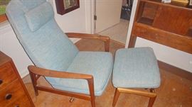 Dux Recliner/ rocker w/ ottoman 