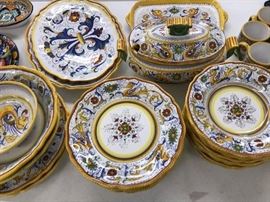 Beautiful set of Deruta Raffaellesco  dishes from Italy