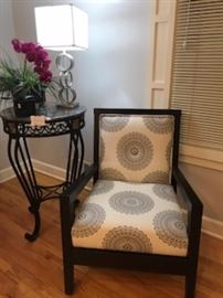 Fab grey chair with fushia color