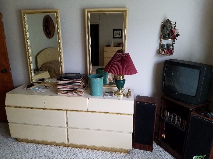 Bedroom set dresser and mirrors