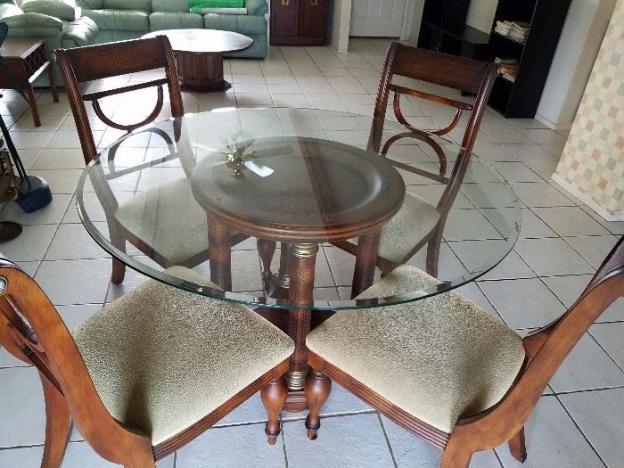 Nice dining set, no stains or rips.