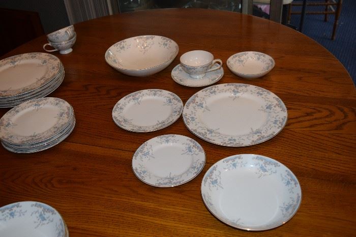 Imperial China W Dalton 6 Full Place Settings Plus Serving Pieces