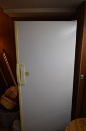 Kenmore Frostless 20 Upright Freezer. Clean, Good Condition