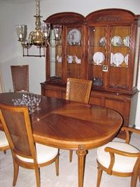 HICKORY Dinning Room Set. Wonderful Condition