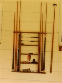 Pool cue rack thatgoes with pool table