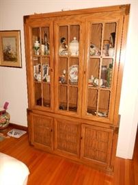 Campaign style display cabinet lighted