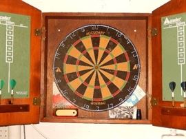 Upscale dart board