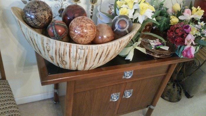 SERVING CART AND DECOR