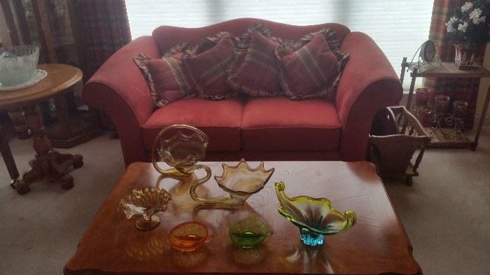 COFFEE TABLE VINTAGE GLASSWARE AND LOVESEAT