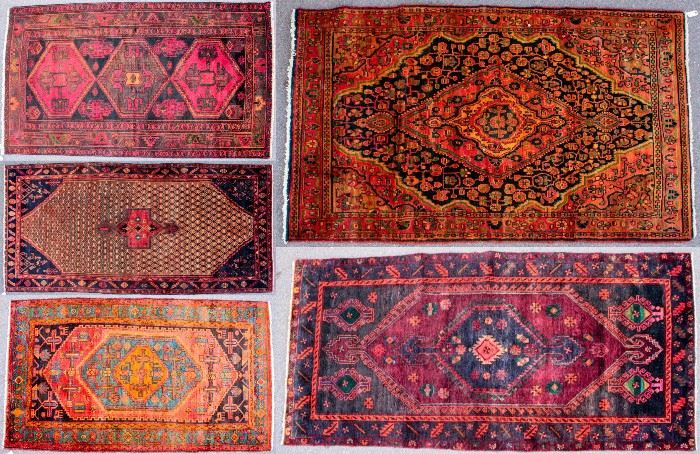 Rugs in the 10.17.17 auction