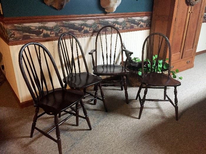 Set of 4 Windsor back chairs