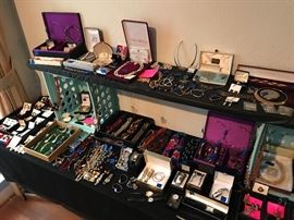 Lots of Jewelry