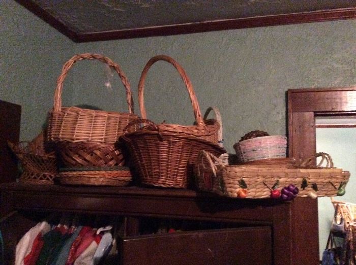 Great baskets for rooms in your home. These will go fast!