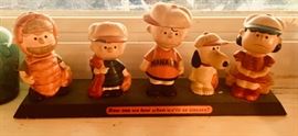 Vintage Charlie Brown set. Collectors item!