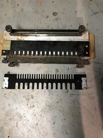 Tool - Jig for dovetailing furniture