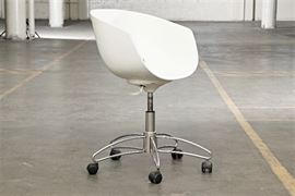 "Hold Everything" White Italian NUO Task Chair