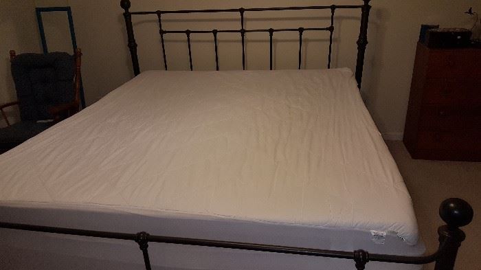 Sleep number bed with sleep number protection mattress Pad cover