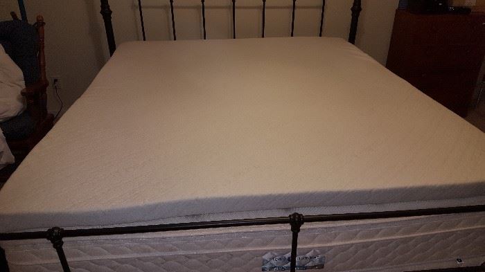 extra plush fit foam layer on top of Sleep Number Performance Series P6 California bed