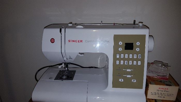 Singer Confidence Quilter sewing machine