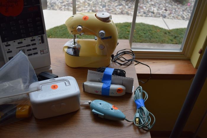 mini sewing machine and accessories 