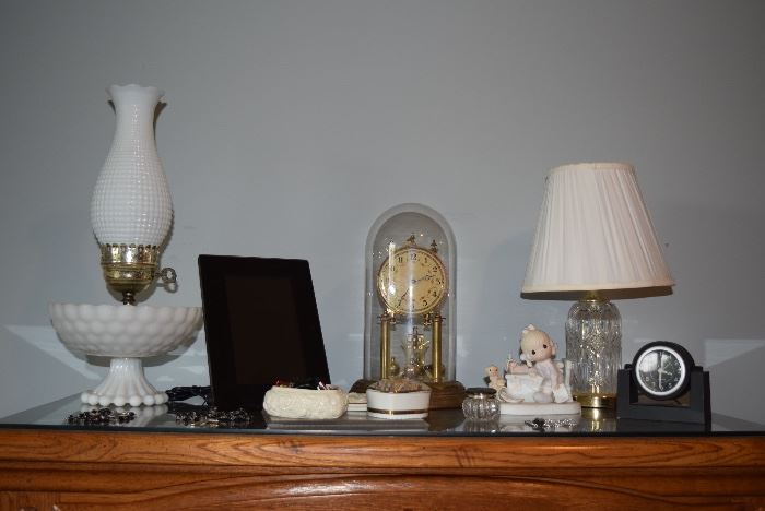 table lamps and table clock 