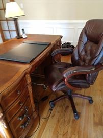 Beautiful desk and office chair