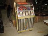 ANTIQUE JUKE BOX