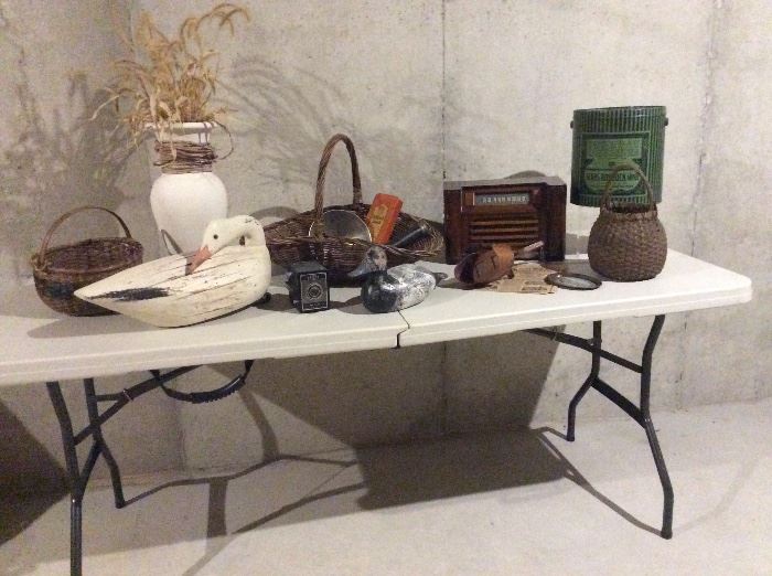 Nice selection of antique smalls including baskets, steroscope, decoys, radio, camera & tins.