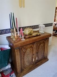 I love this side board, it folds out to make longer