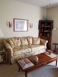 Hidabed and corner cabinet