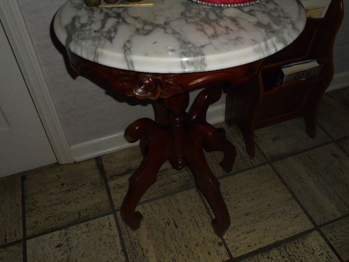 Round marble top 'occasional' table
