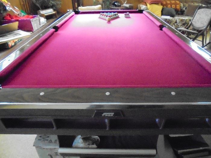 Fredrick-Willys 8' pool table w/balls